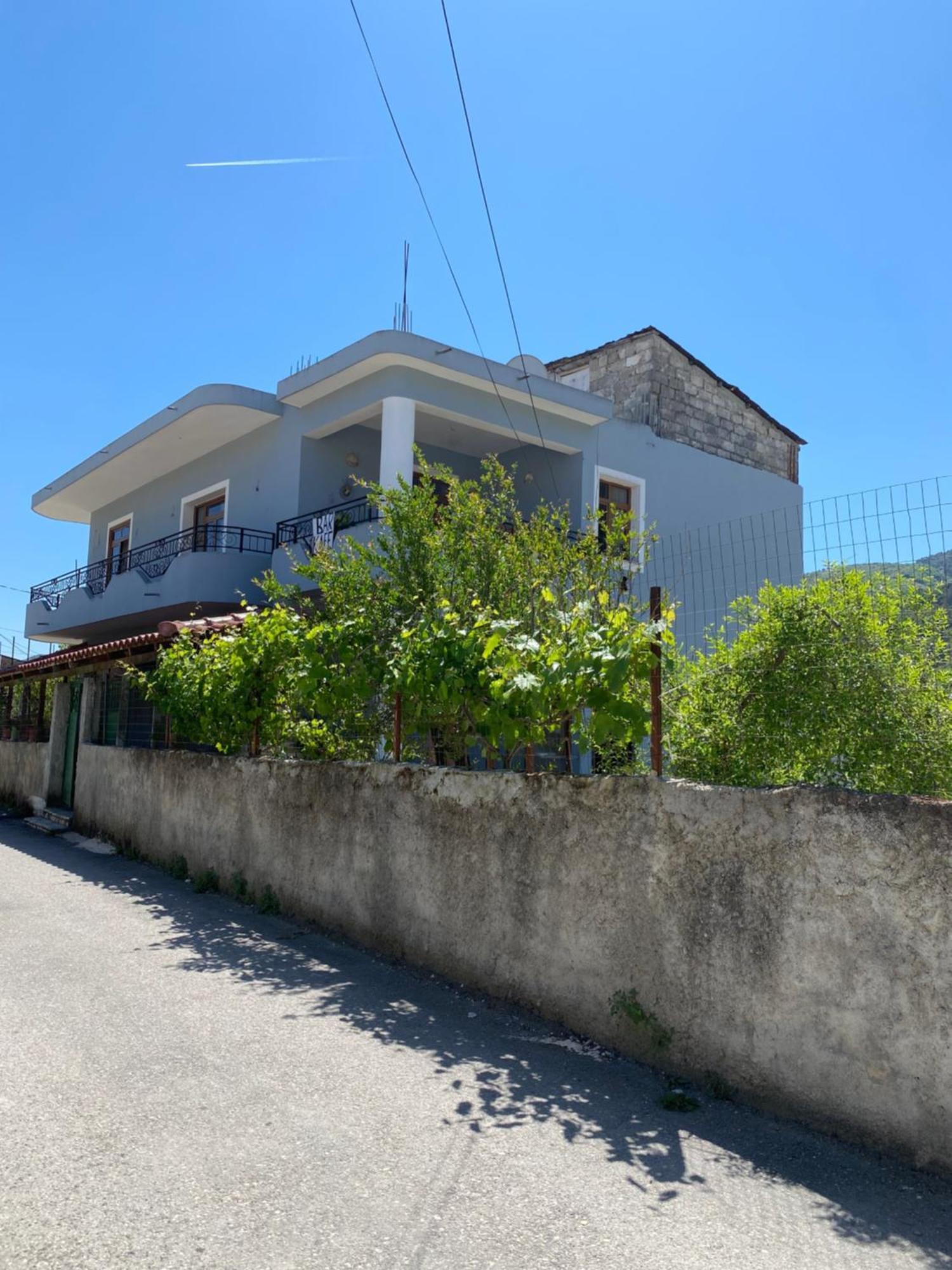 Guesthouse Seli Berat Exterior foto